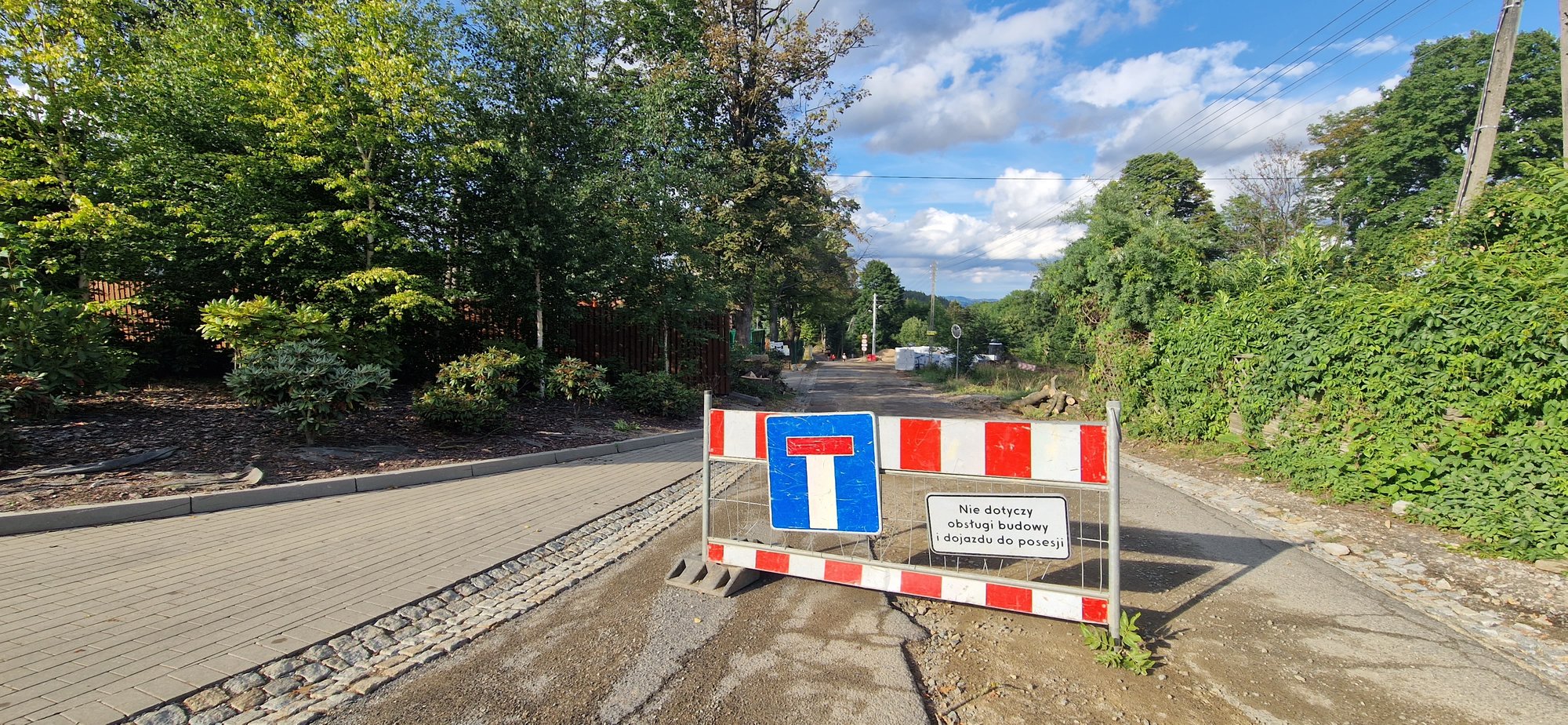 do-wodospadu-przez-plac-budowy-107675