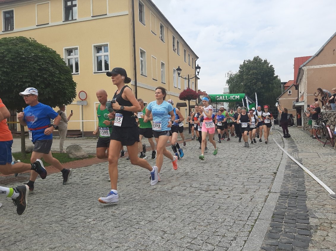 pobiegli-na-okraj-107916