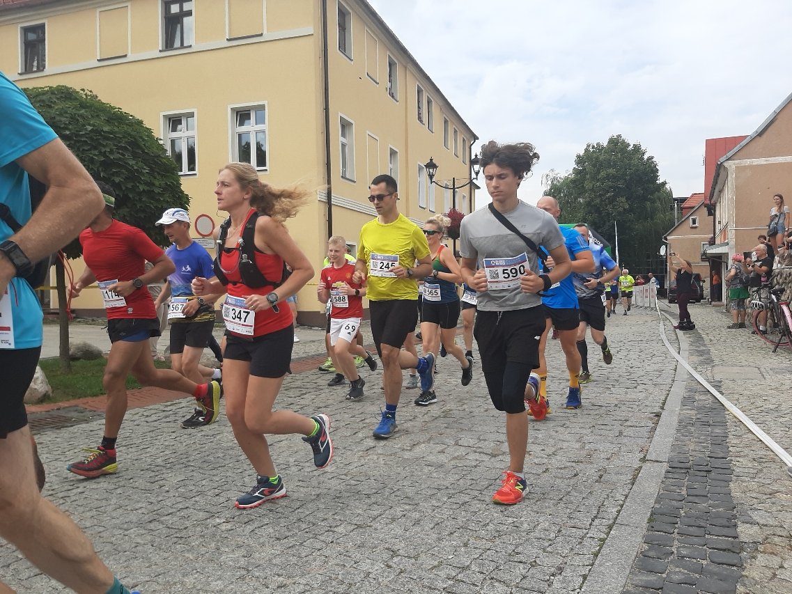pobiegli-na-okraj-107916