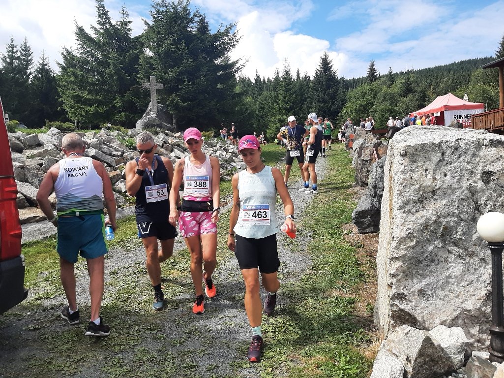 pobiegli-na-okraj-107916