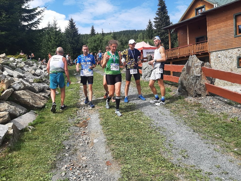 pobiegli-na-okraj-107916