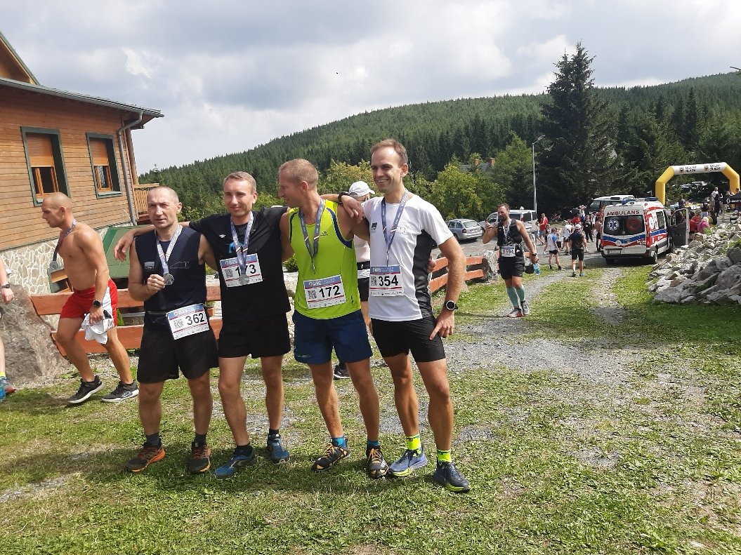 pobiegli-na-okraj-107916