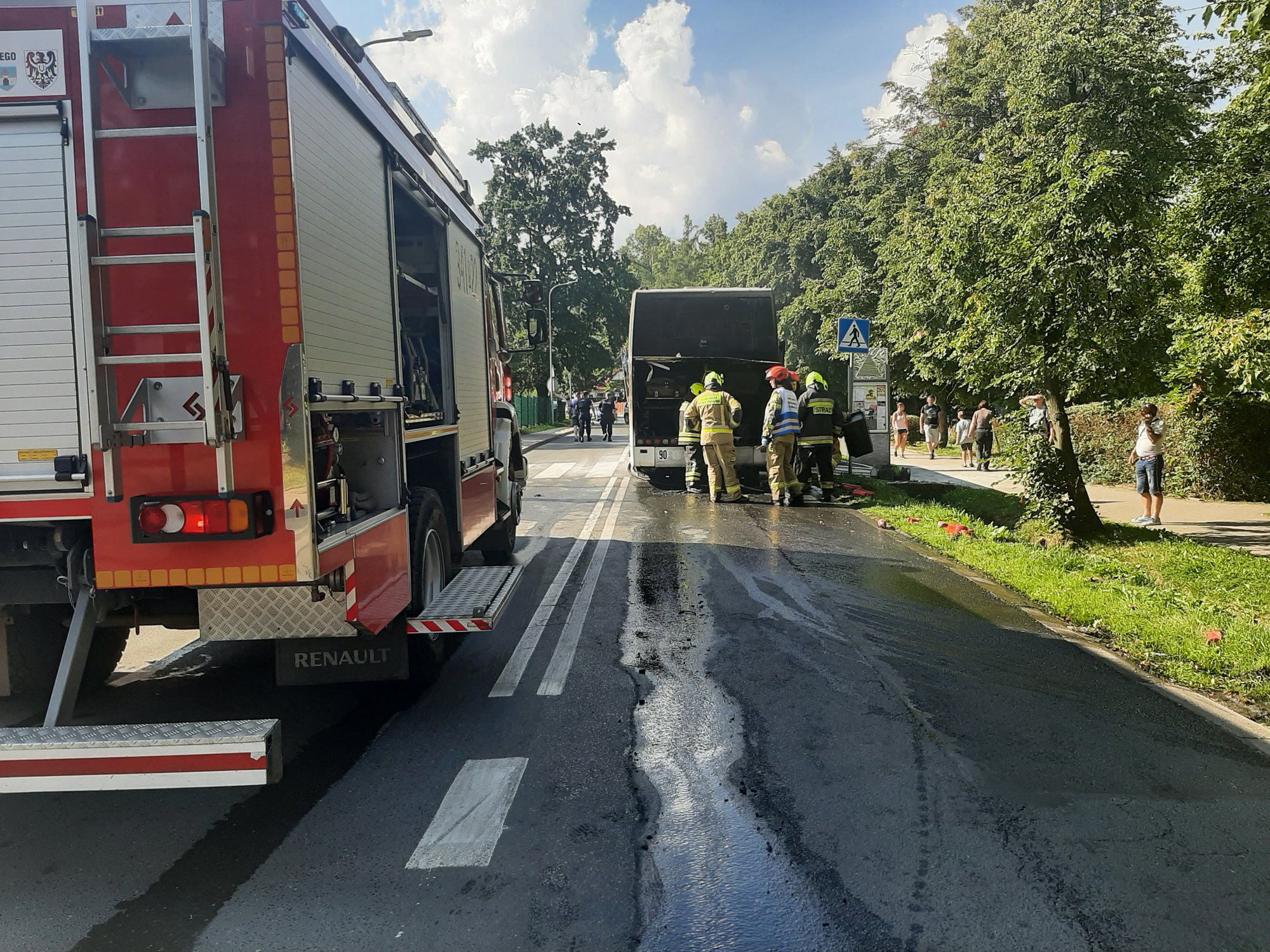 zapali-sie-autobus-107923