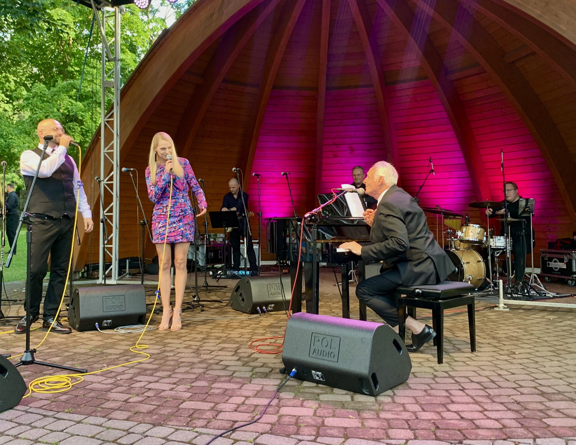 koncert-krzesimira-debskiego-pod-sniezka-107935