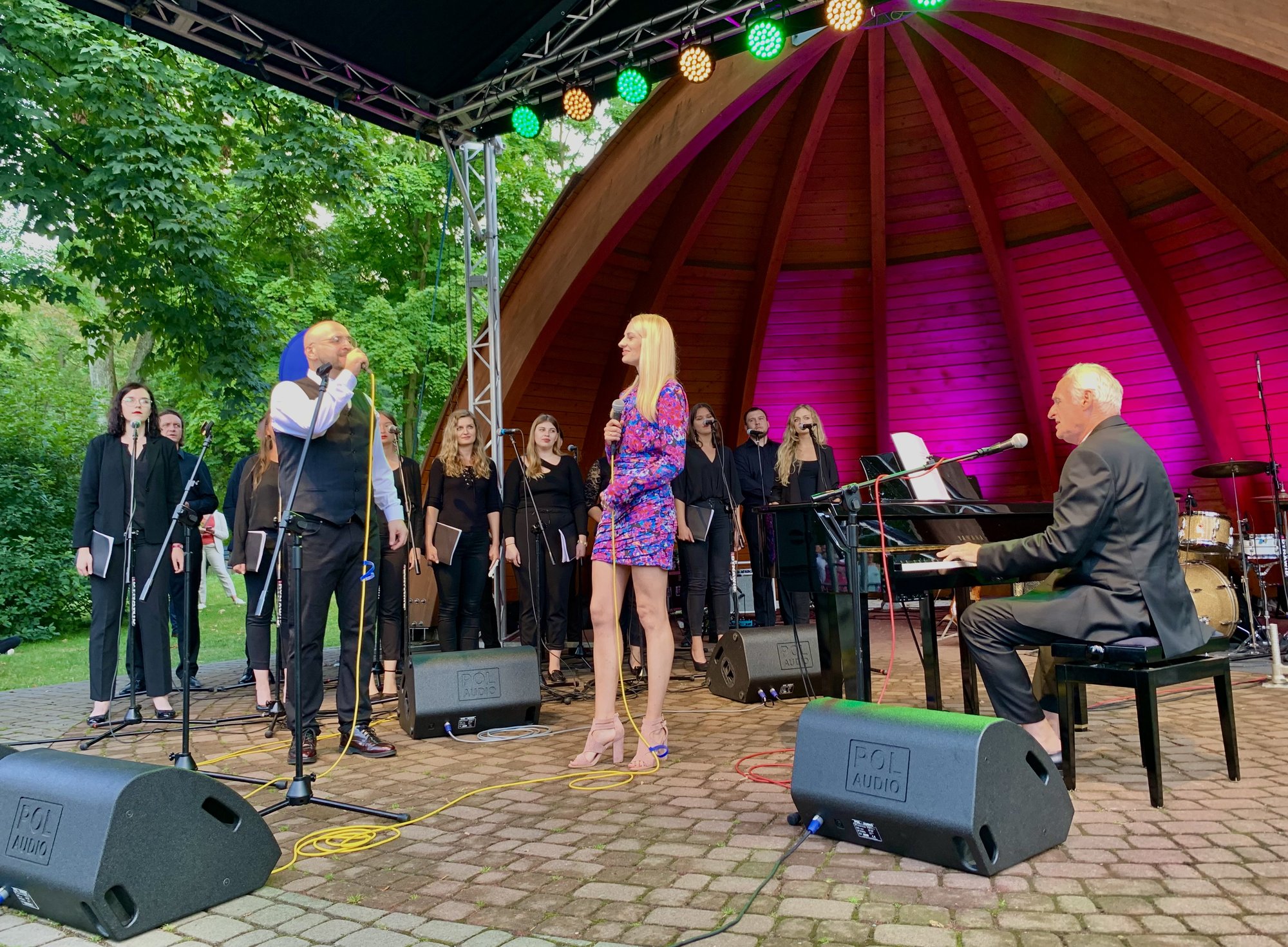 koncert-krzesimira-debskiego-pod-sniezka-107935
