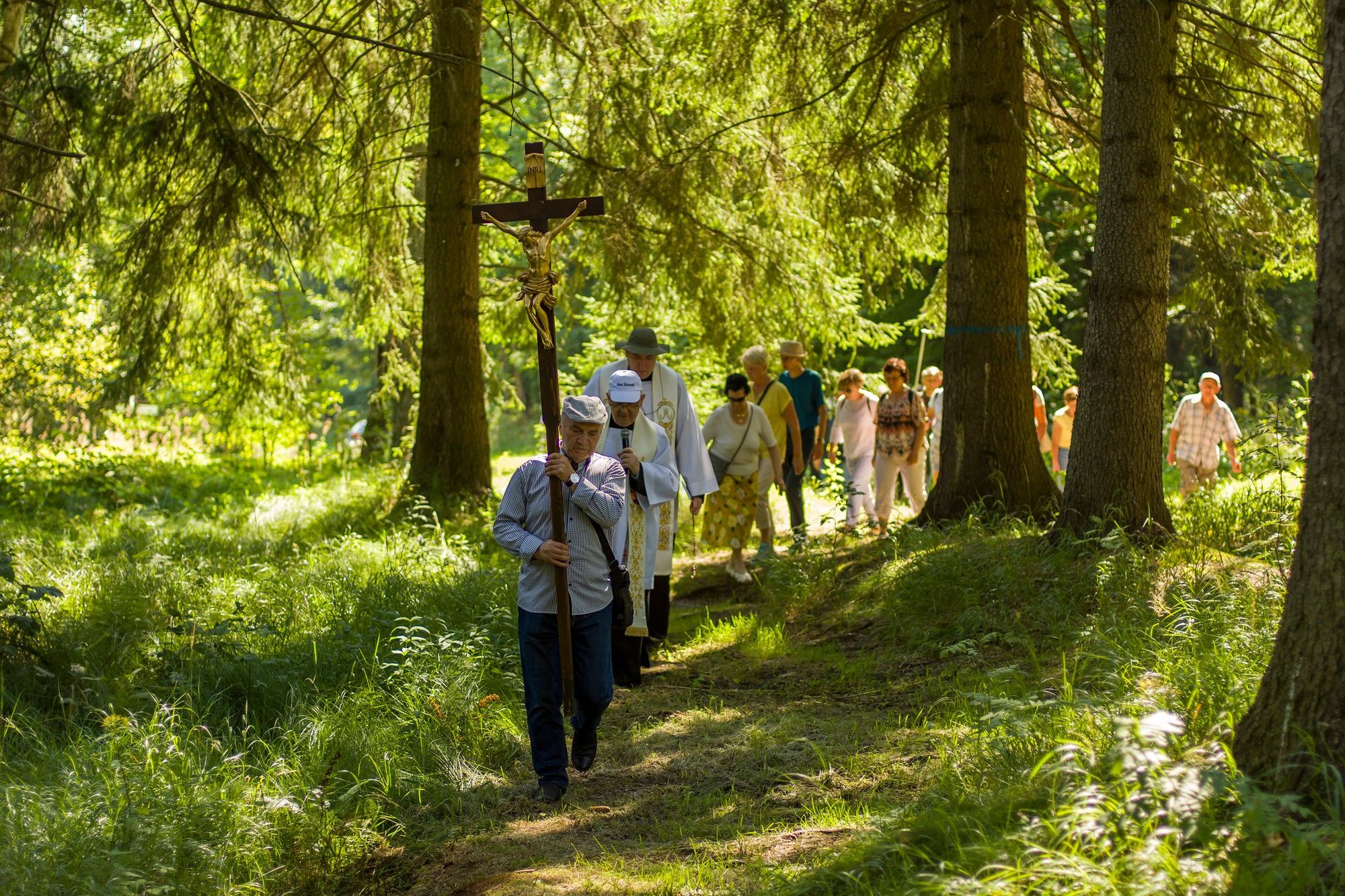 tumy-wiernych-na-odpuscie-w-krzeszowie-107948