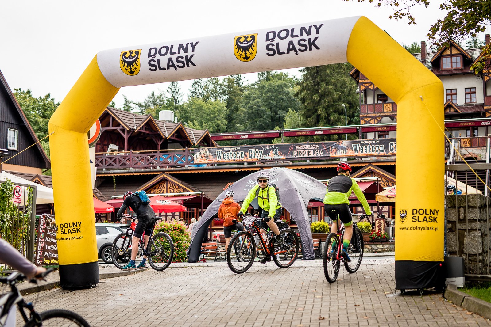 uphill-race-sniezka-w-strugach-deszczu-108093