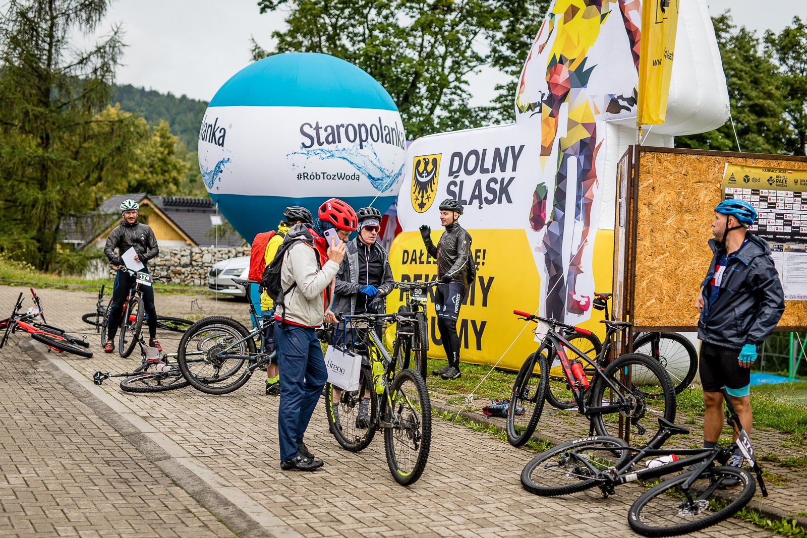 uphill-race-sniezka-w-strugach-deszczu-108093