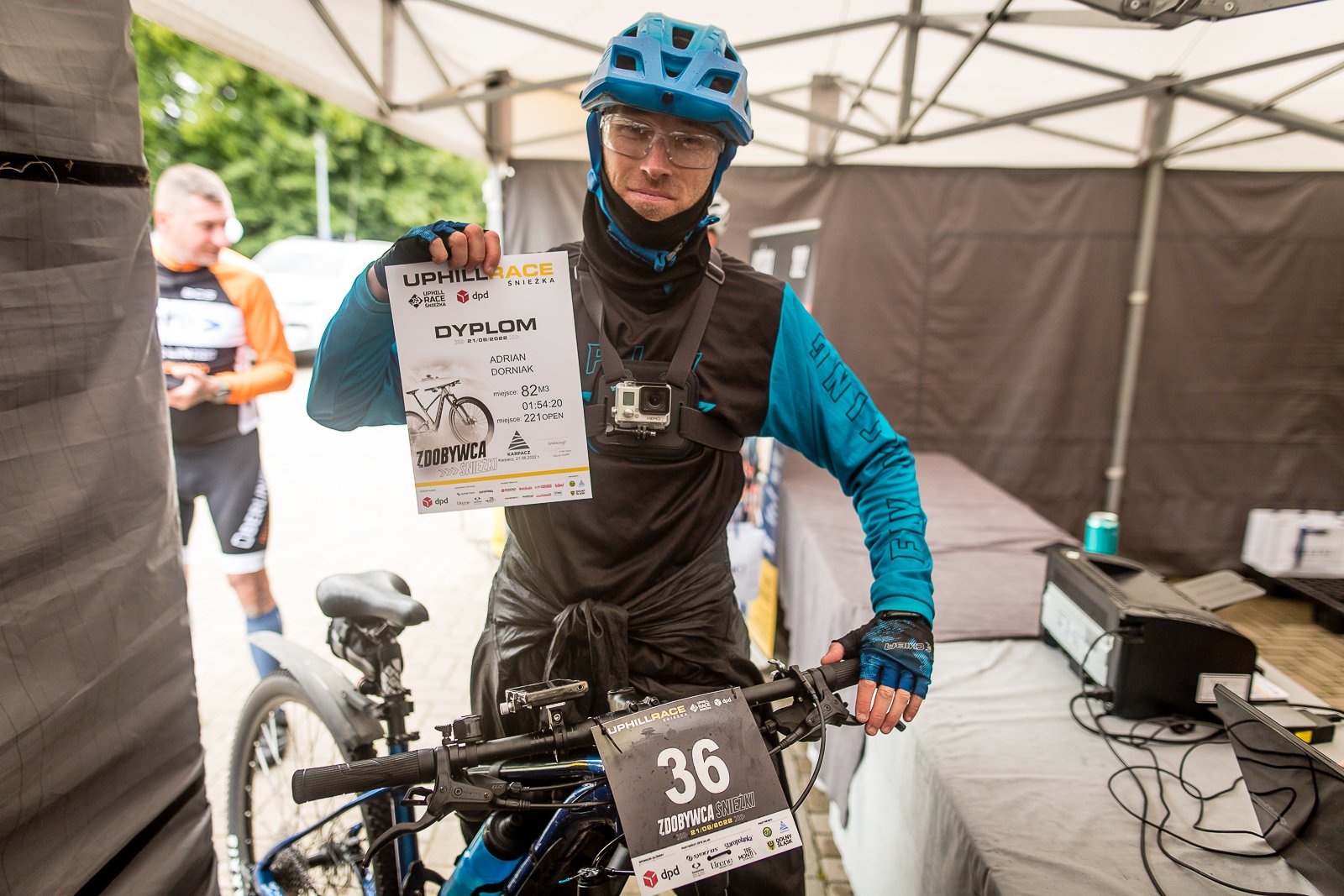 uphill-race-sniezka-w-strugach-deszczu-108093