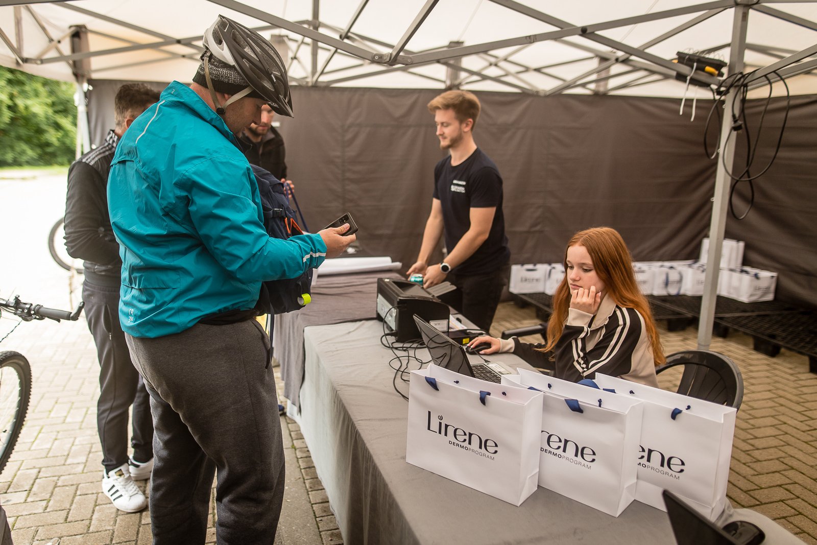 uphill-race-sniezka-w-strugach-deszczu-108093