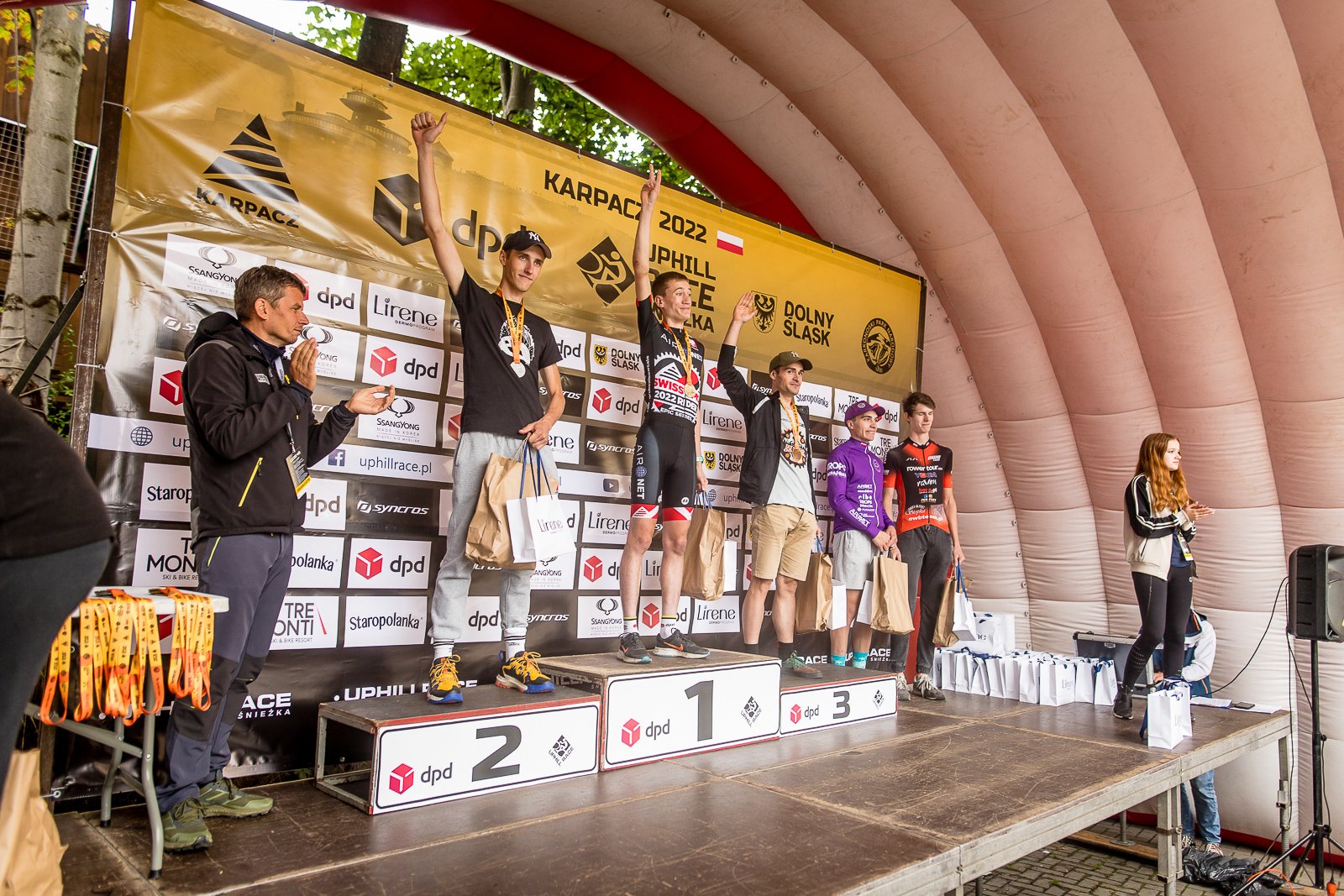 uphill-race-sniezka-w-strugach-deszczu-108093