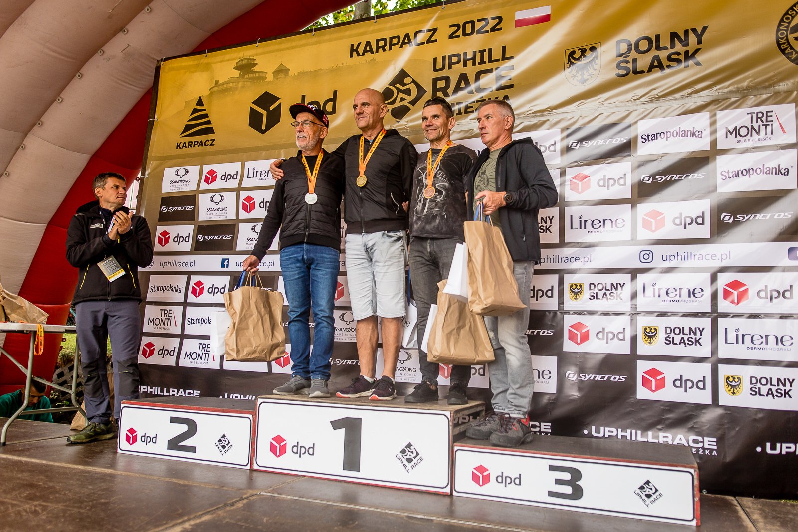 uphill-race-sniezka-w-strugach-deszczu-108093