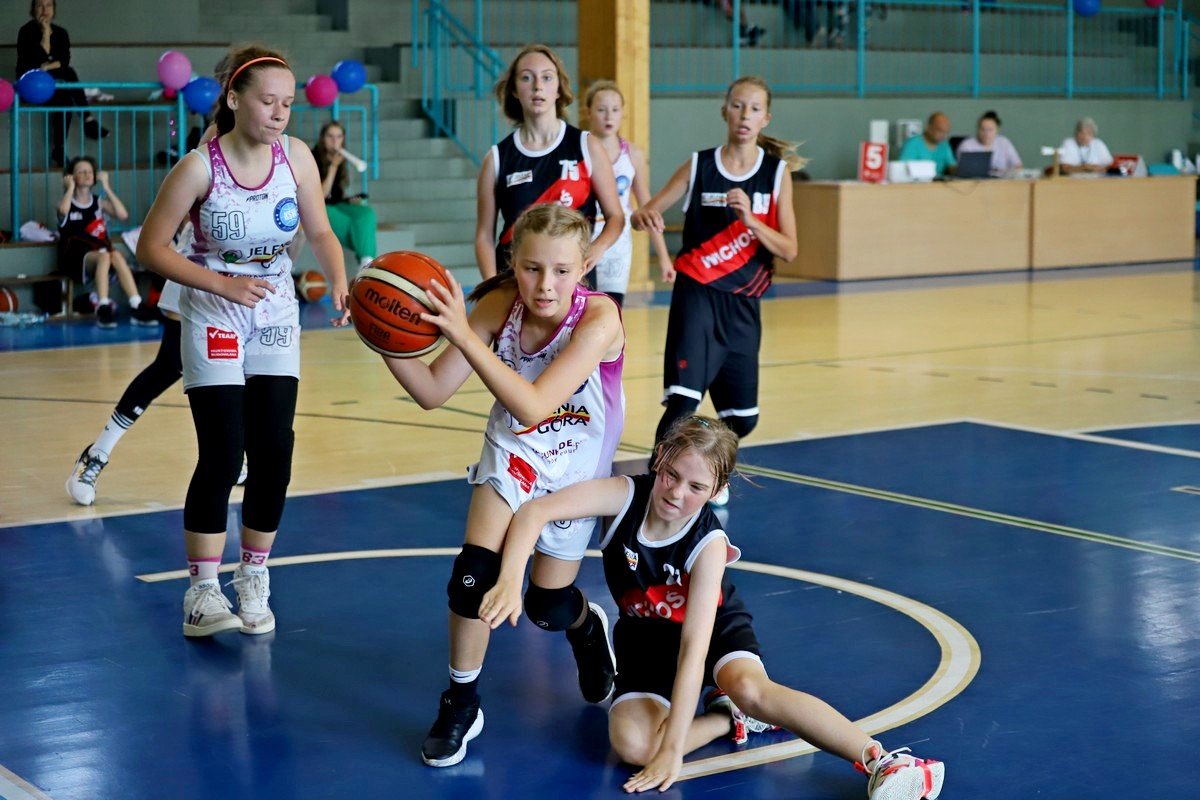 miejskie-derby-modych-koszykarek-108250