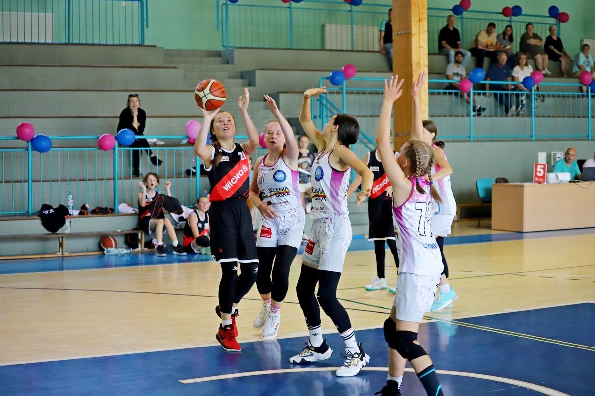 miejskie-derby-modych-koszykarek-108250