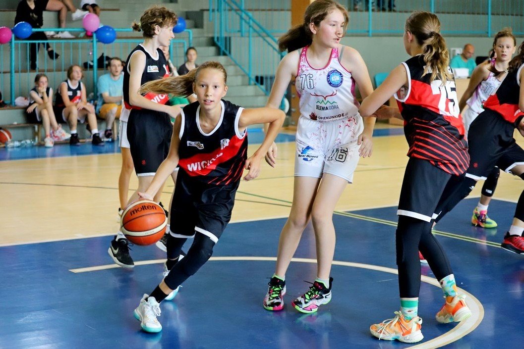 miejskie-derby-modych-koszykarek-108250