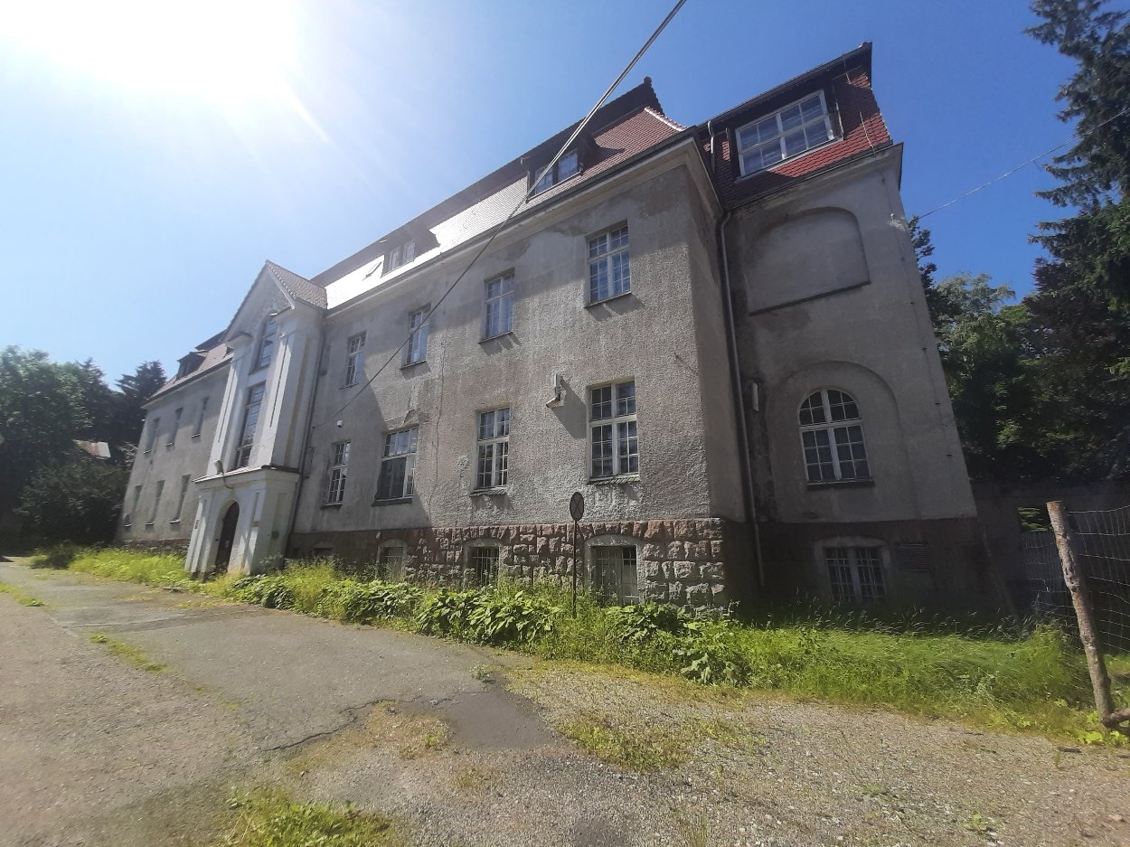 co-czeka-niszczejacy-kompleks-szpitalny-108266