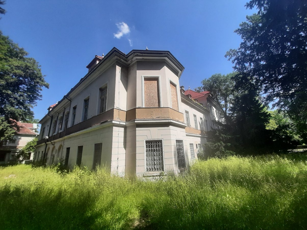 co-czeka-niszczejacy-kompleks-szpitalny-108266
