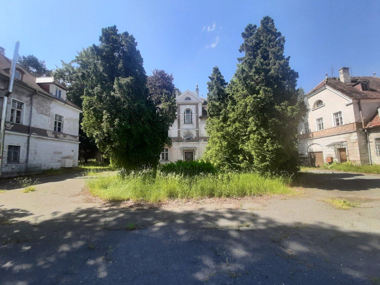 co-czeka-niszczejacy-kompleks-szpitalny-108266