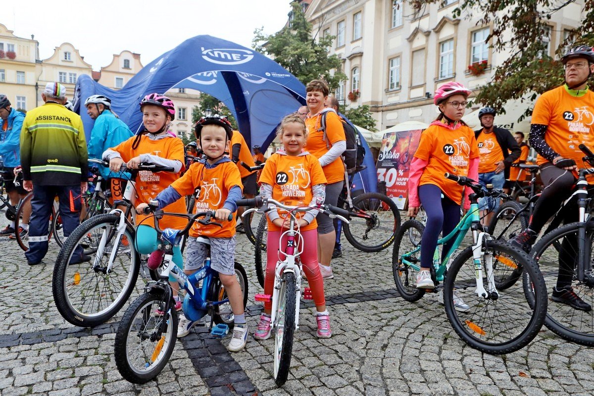 parada-rowerow-w-deszczowej-aurze-108295