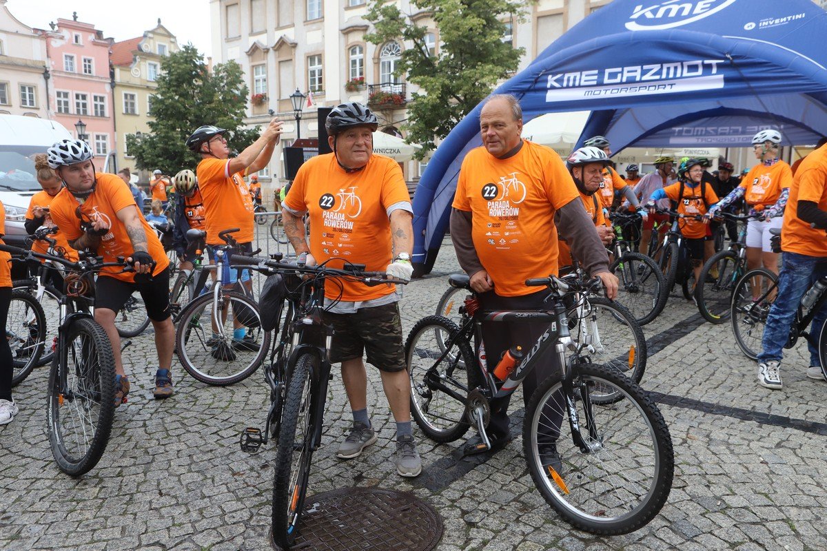 parada-rowerow-w-deszczowej-aurze-108295