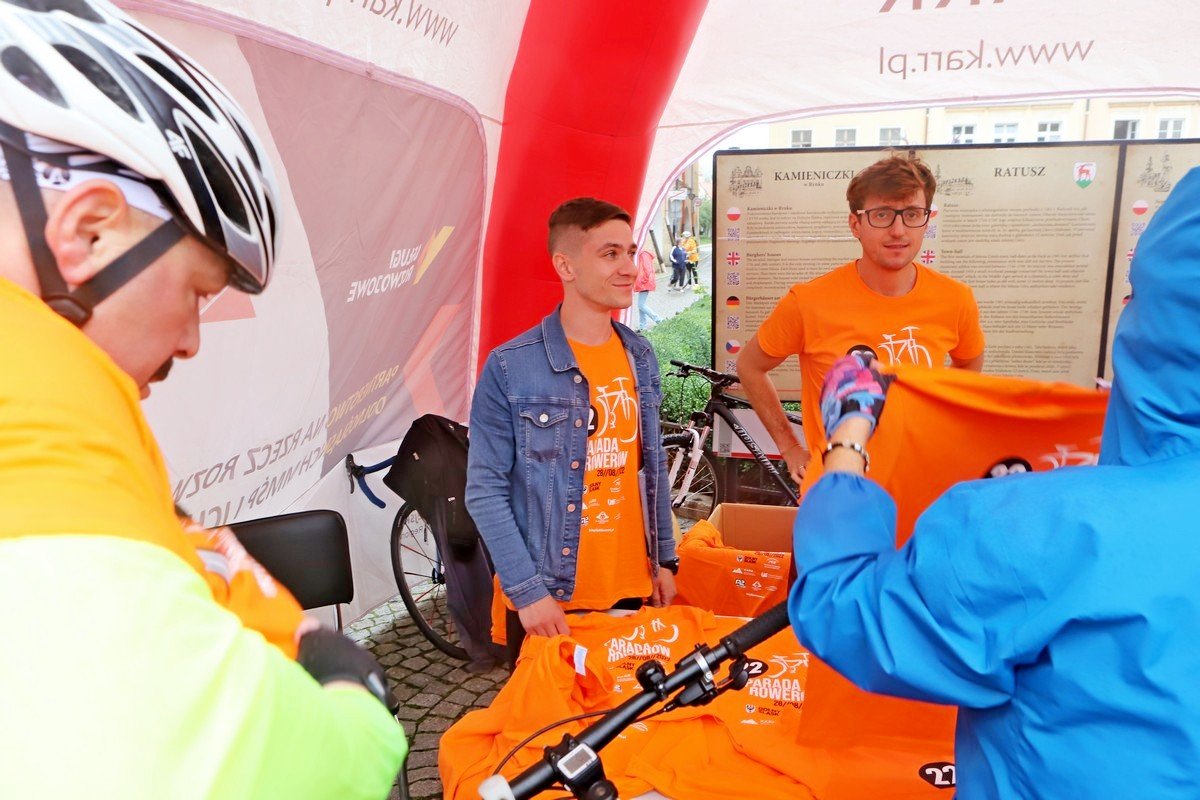 parada-rowerow-w-deszczowej-aurze-108295