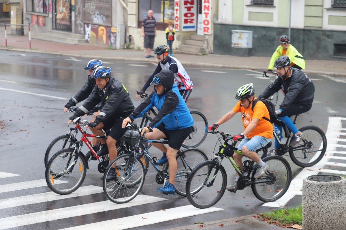 parada-rowerow-w-deszczowej-aurze-108295
