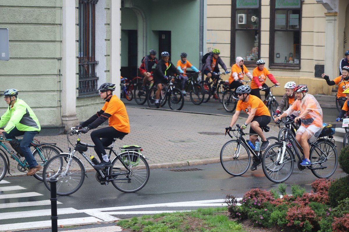 parada-rowerow-w-deszczowej-aurze-108295