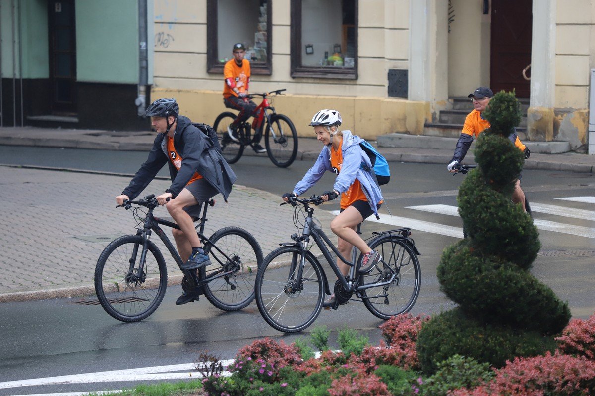 parada-rowerow-w-deszczowej-aurze-108295