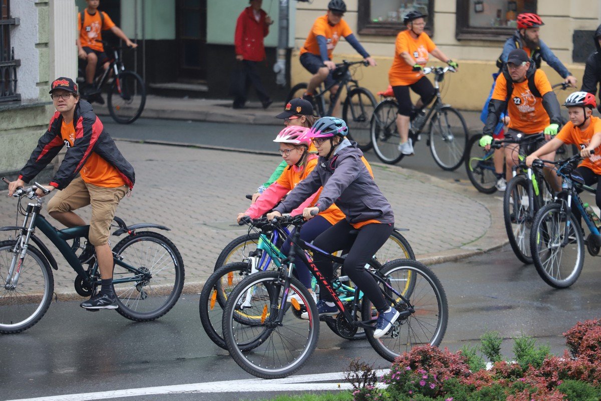 parada-rowerow-w-deszczowej-aurze-108295