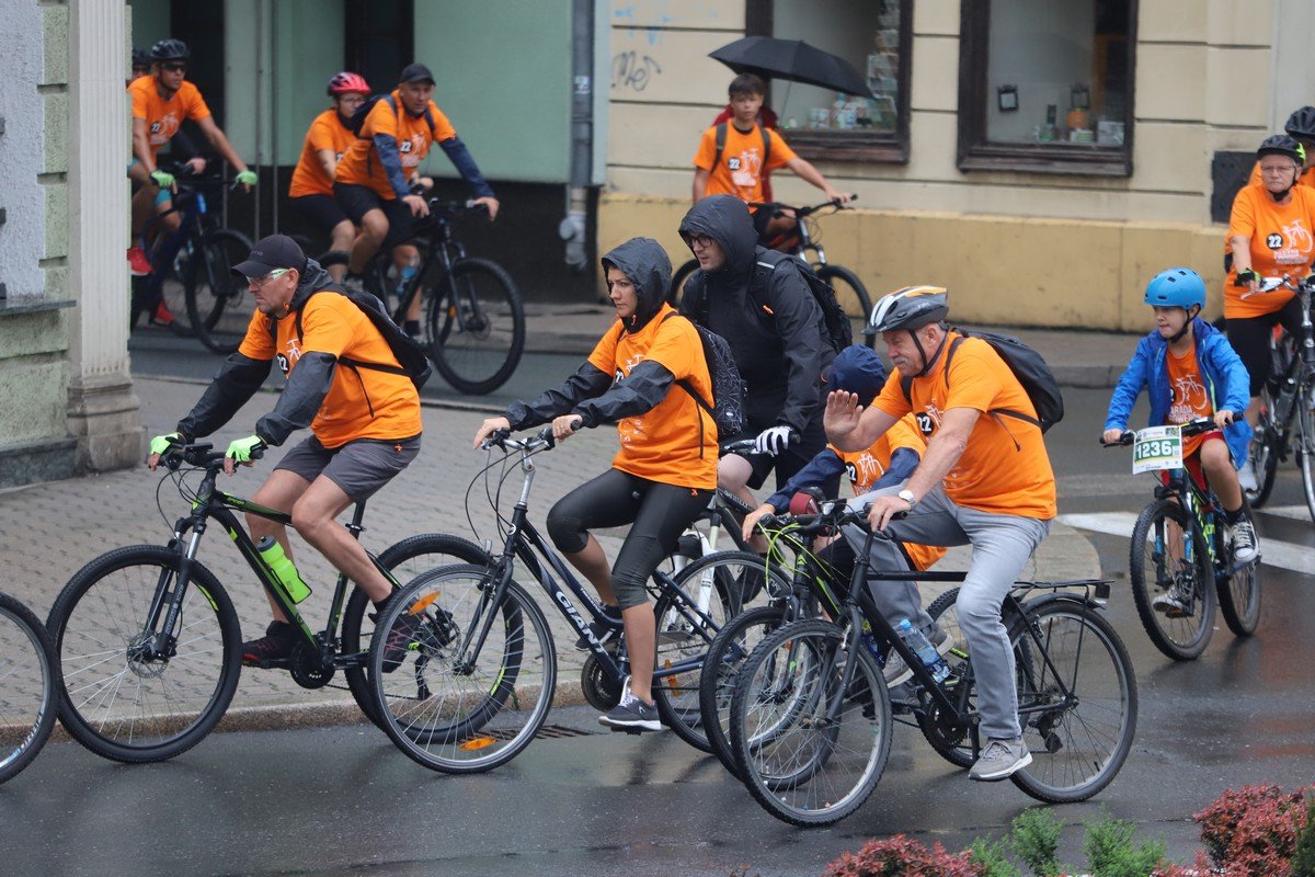 parada-rowerow-w-deszczowej-aurze-108295