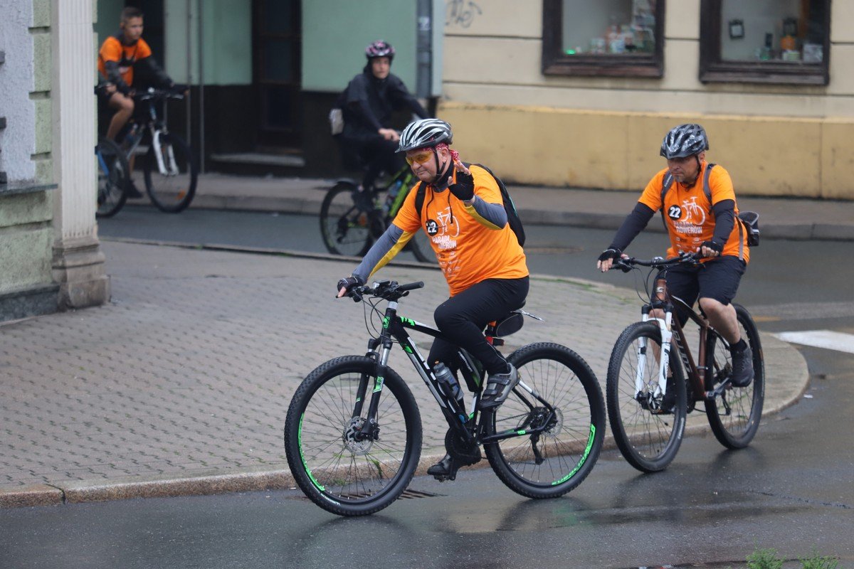 parada-rowerow-w-deszczowej-aurze-108295