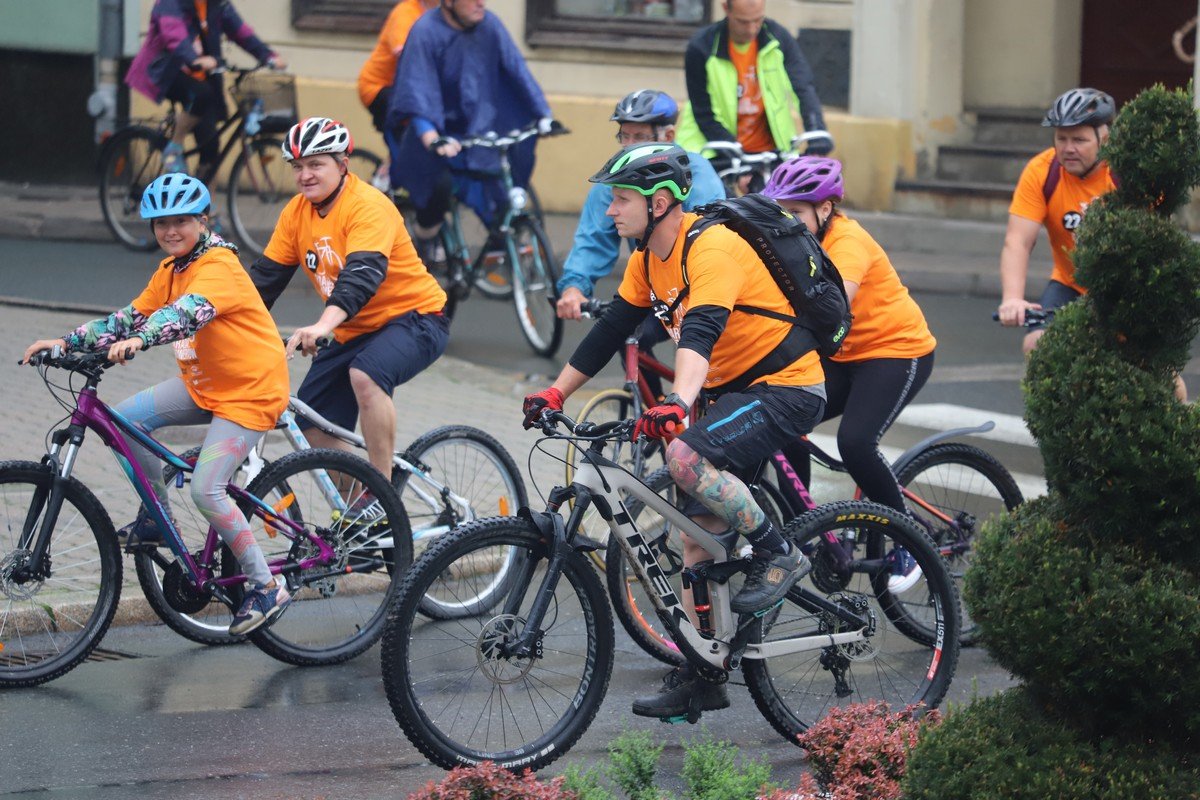 parada-rowerow-w-deszczowej-aurze-108295
