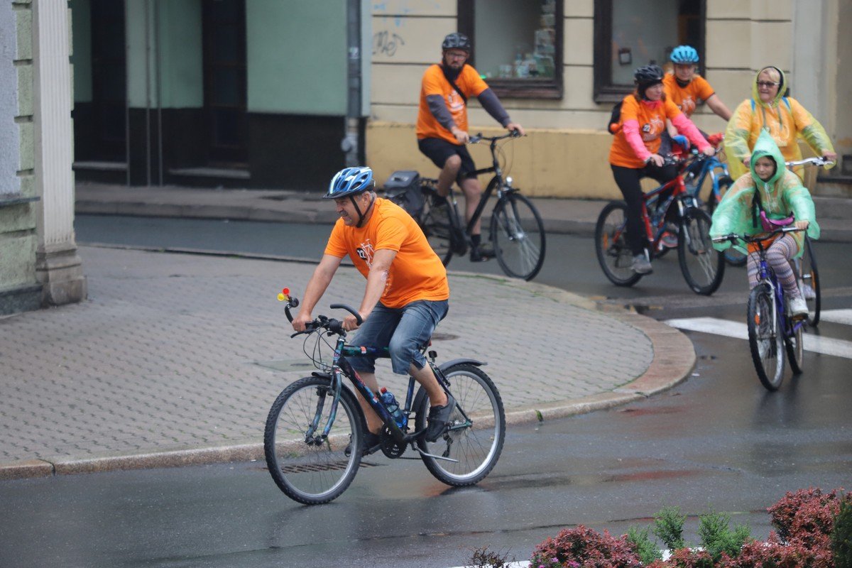 parada-rowerow-w-deszczowej-aurze-108295
