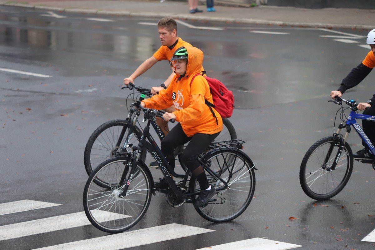 parada-rowerow-w-deszczowej-aurze-108295