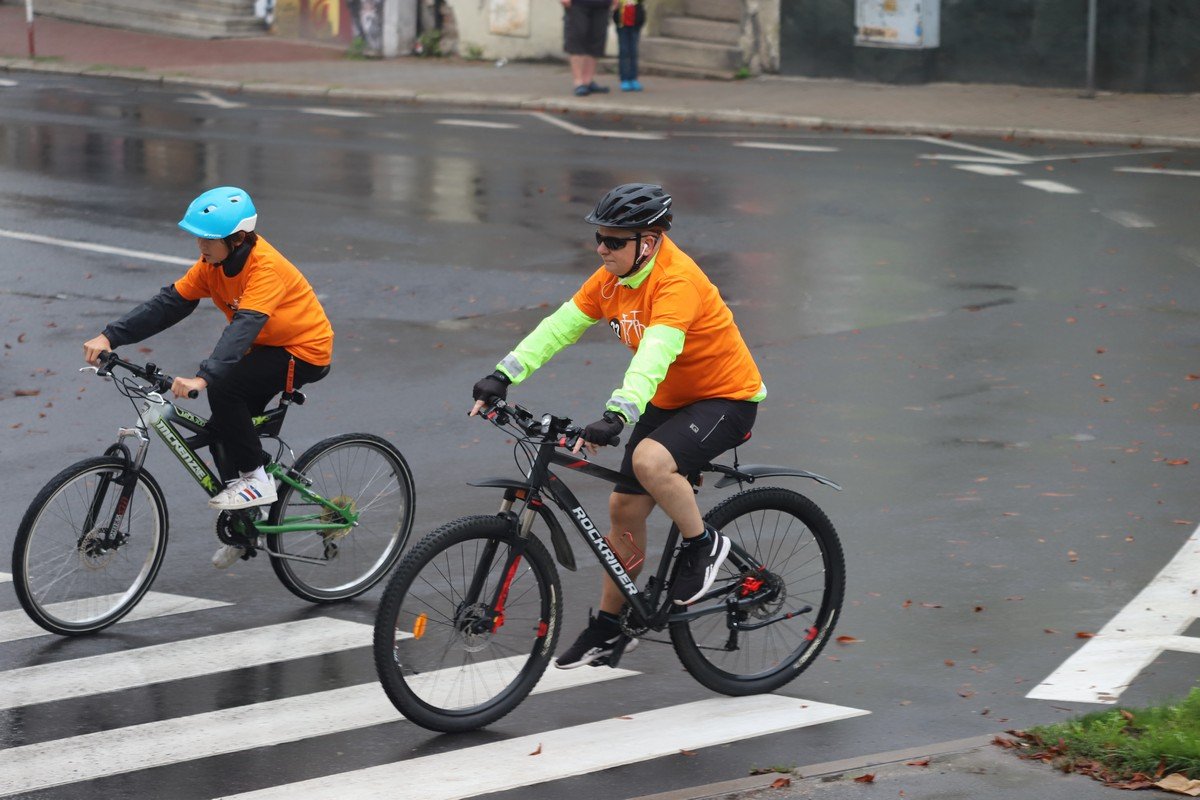 parada-rowerow-w-deszczowej-aurze-108295
