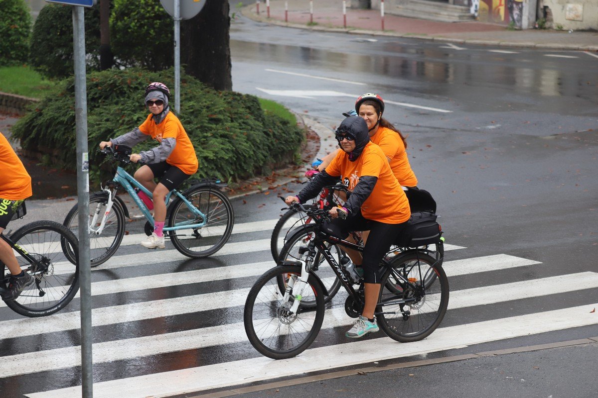 parada-rowerow-w-deszczowej-aurze-108295