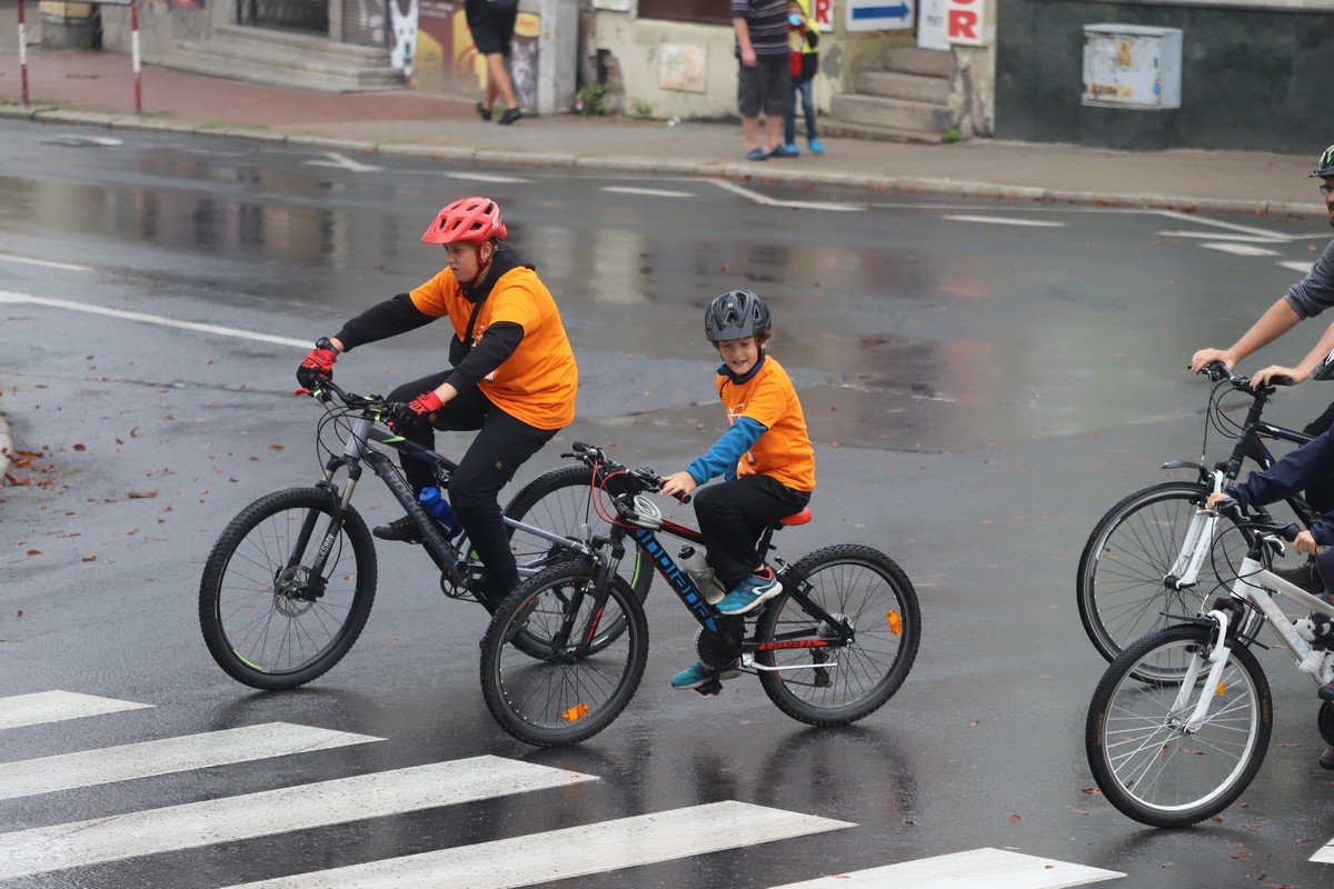 parada-rowerow-w-deszczowej-aurze-108295