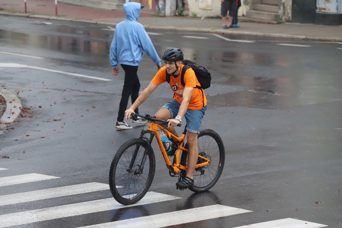 parada-rowerow-w-deszczowej-aurze-108295