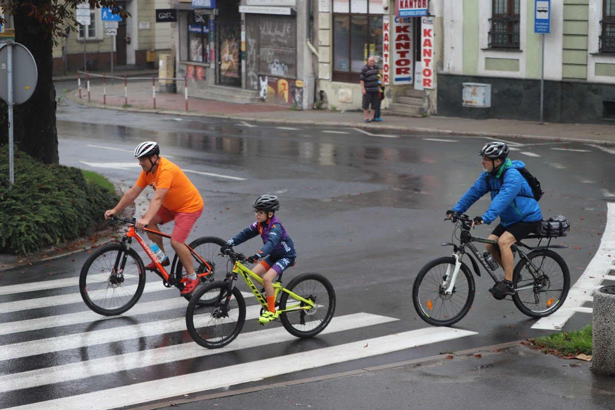 parada-rowerow-w-deszczowej-aurze-108295