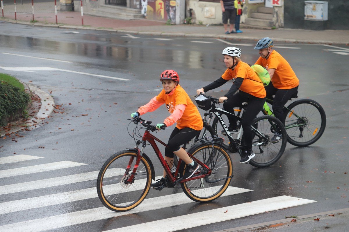 parada-rowerow-w-deszczowej-aurze-108295