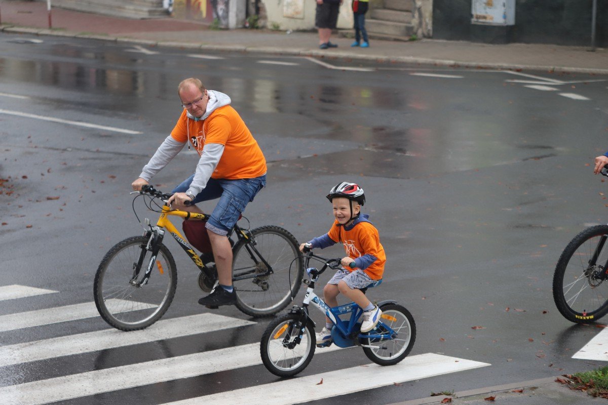 parada-rowerow-w-deszczowej-aurze-108295