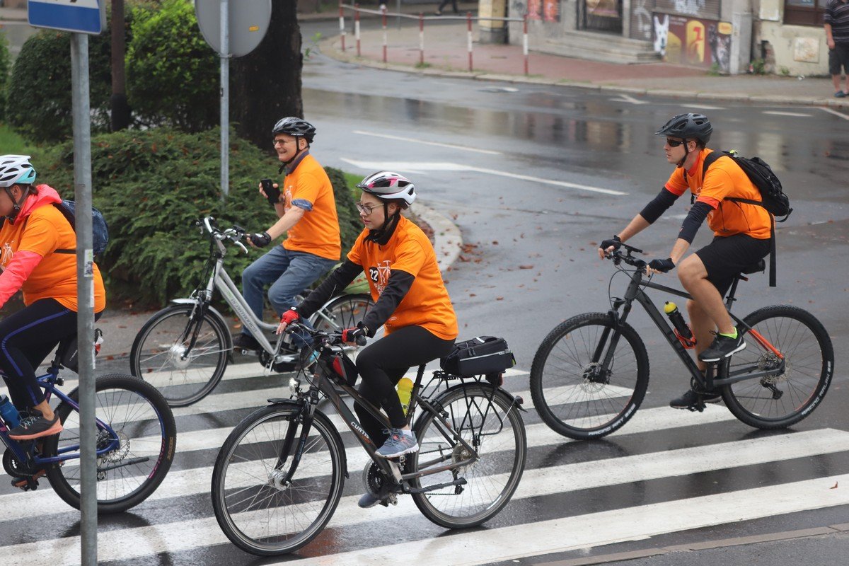 parada-rowerow-w-deszczowej-aurze-108295
