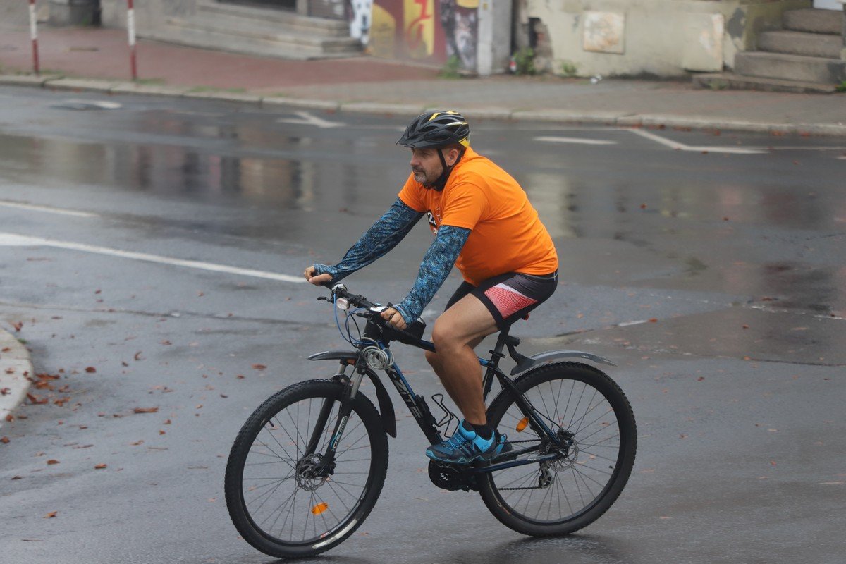 parada-rowerow-w-deszczowej-aurze-108295