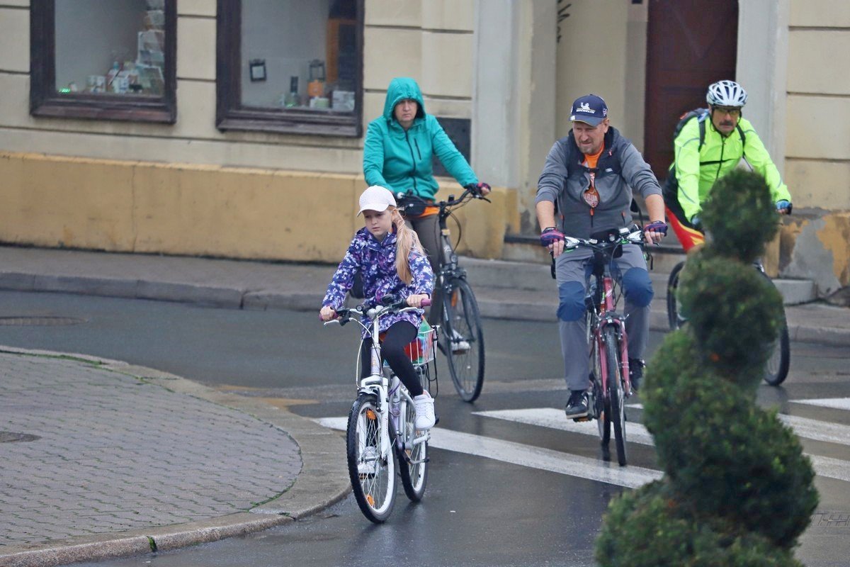 parada-rowerow-w-deszczowej-aurze-108295