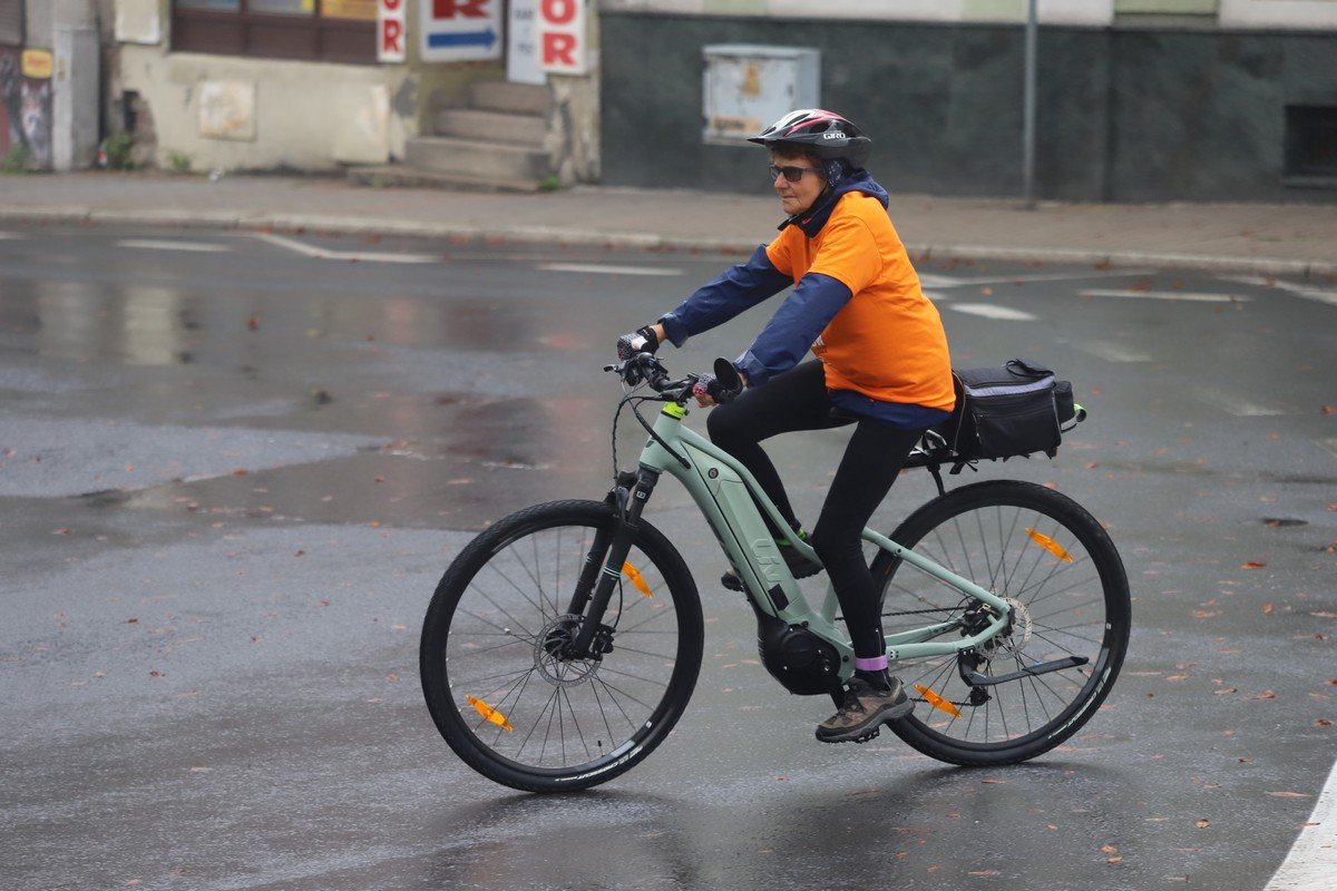 parada-rowerow-w-deszczowej-aurze-108295
