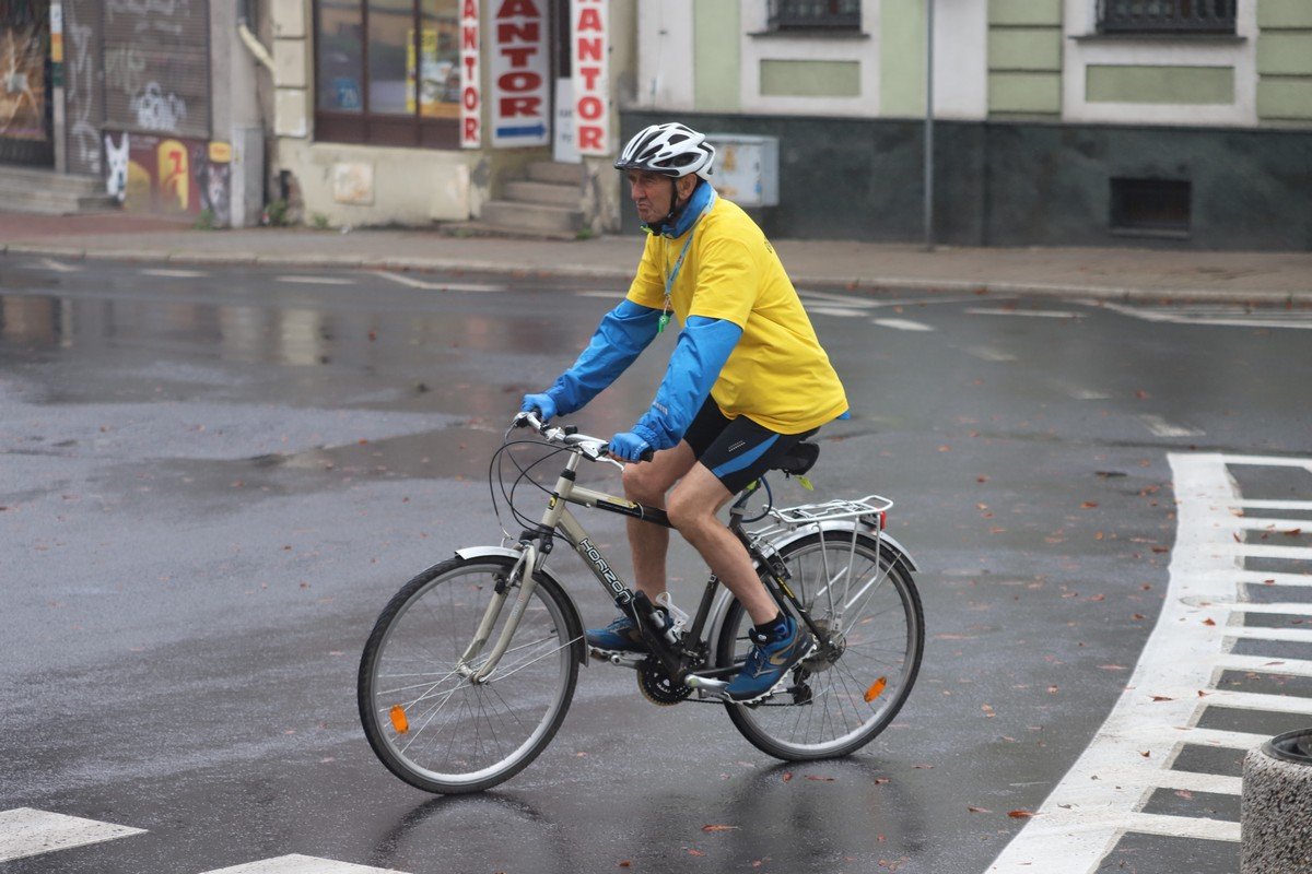 parada-rowerow-w-deszczowej-aurze-108295