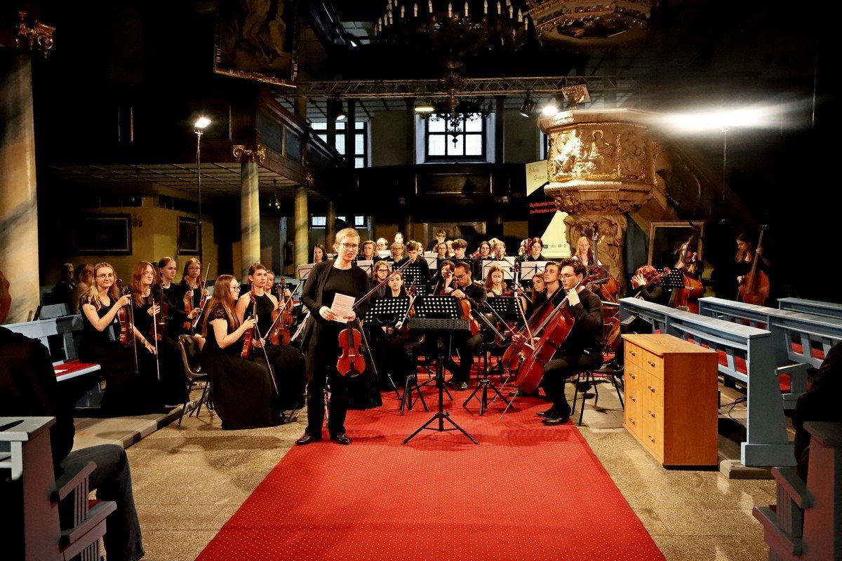 zachwycia-powszechna-orkiestra-jeleniogorska-108319