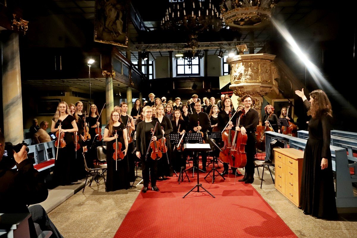 zachwycia-powszechna-orkiestra-jeleniogorska-108319