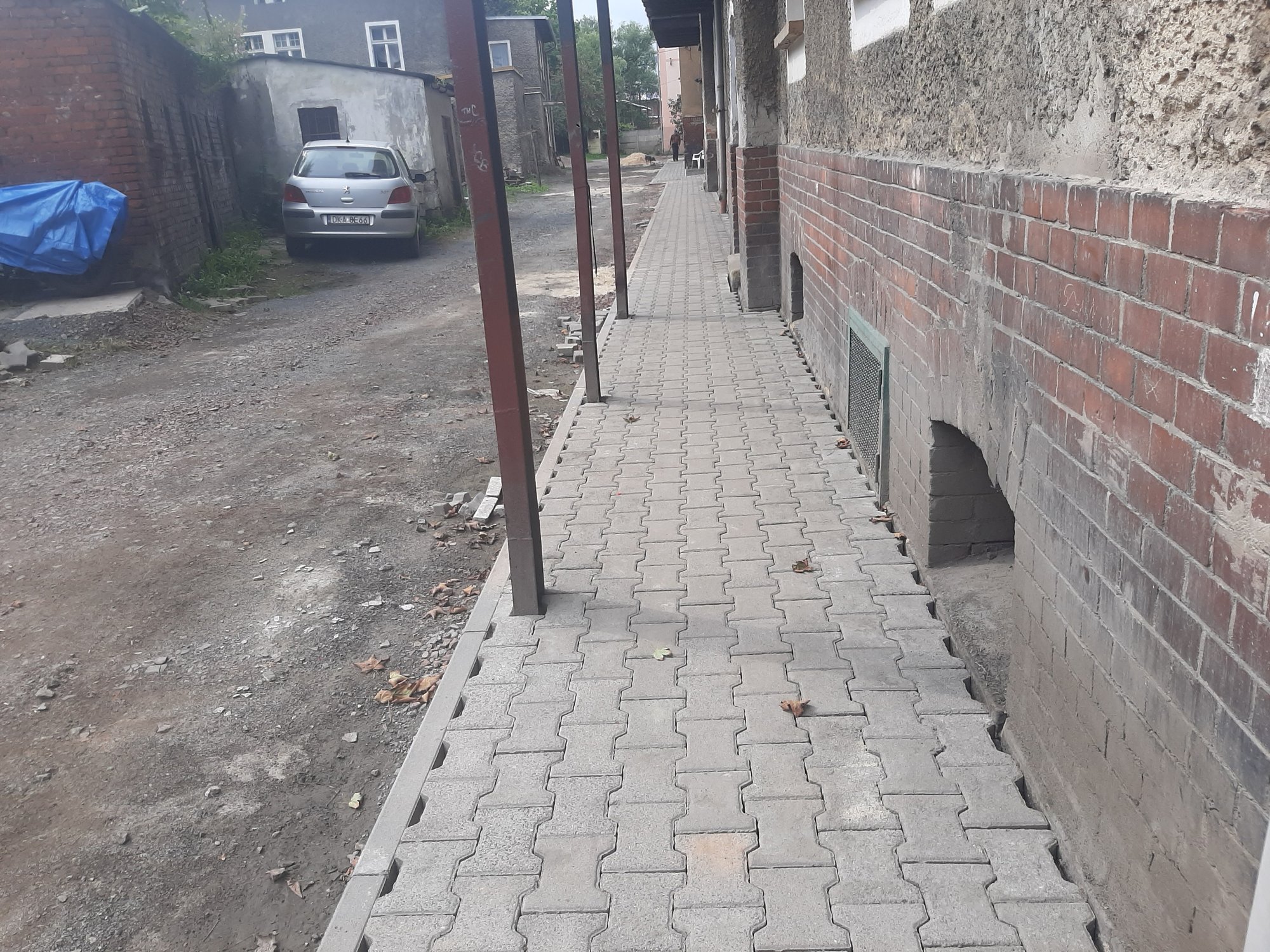chodnik-prawie-gotowy-108434