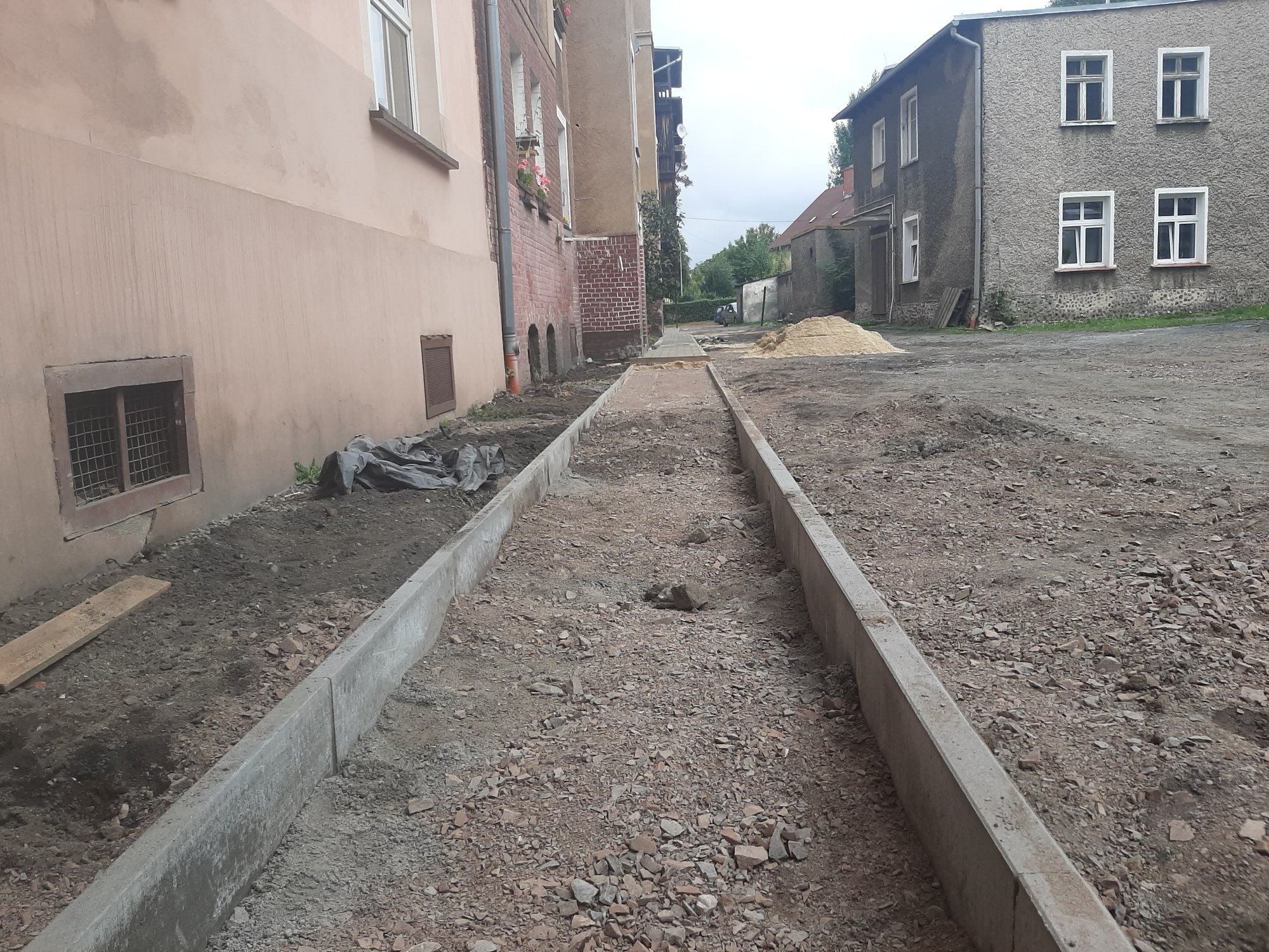 chodnik-prawie-gotowy-108434